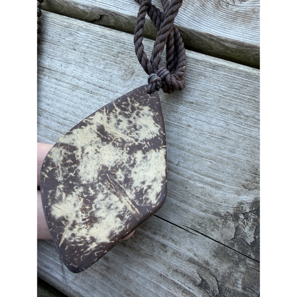 3 vintage Vacation Style necklaces - Picture 9 of 10